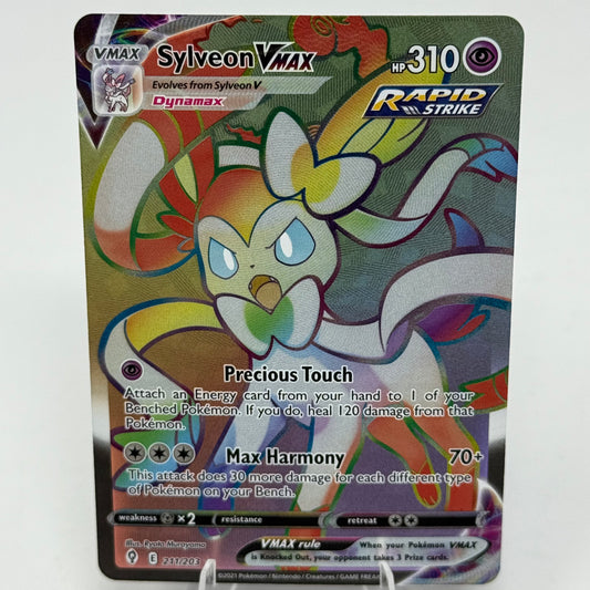 Sylveon VMAX #211