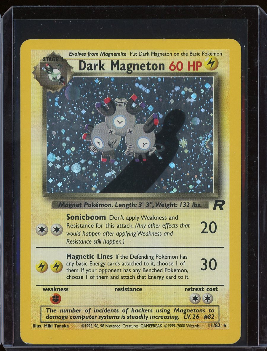 Dark Magneton 11/82 Unlimited Holo Team Rocket